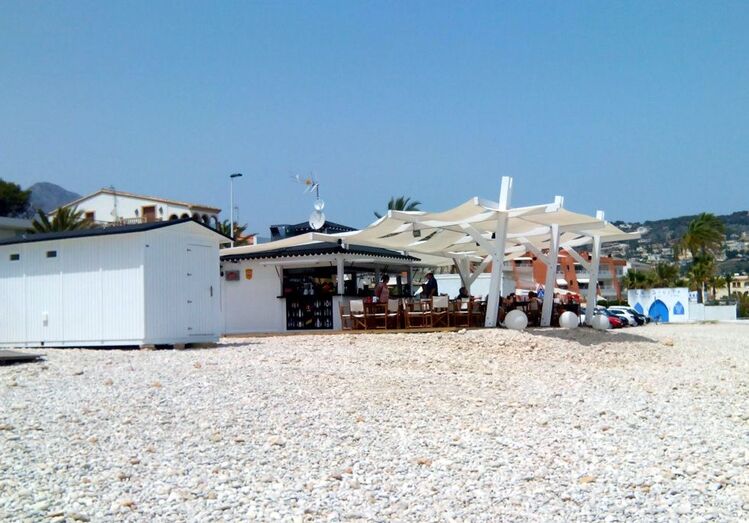 Abrirán tres de los cinco chiringuitos de Xàbia