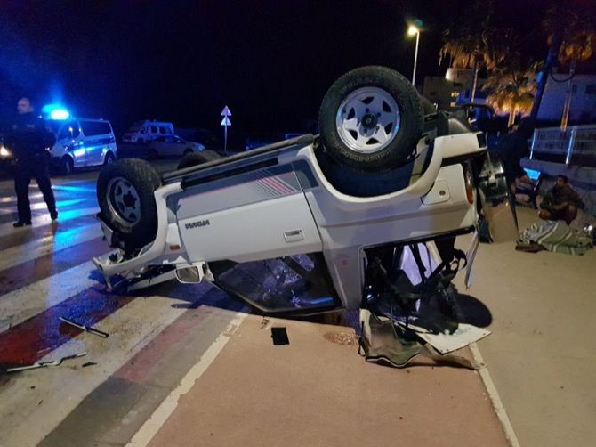 Tres turistas alemanes heridos tras volcar en su coche en el primer Montañar