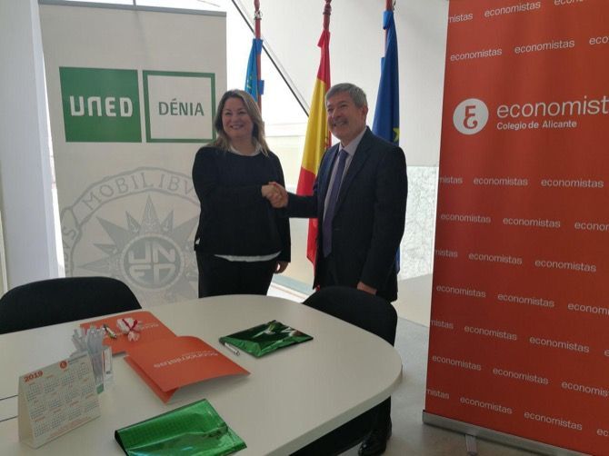 La UNED de Dénia firma un convenio de colaboración con el Colegio de Economistas de Alicante