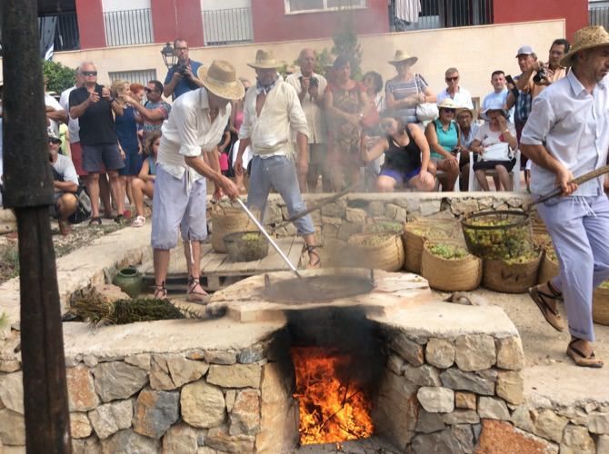 Jesús Pobre vibra con una escaldà que ya es Bien de Interés Cultural Inmaterial