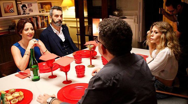 El ciclo de cinema en valencià llega a su fin con una proyección que reúne a populares rostros de Canal 9