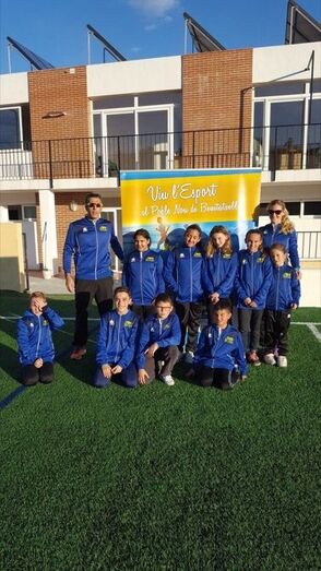 Los jóvenes deportistas de Benitatxell ya tienen su uniforme