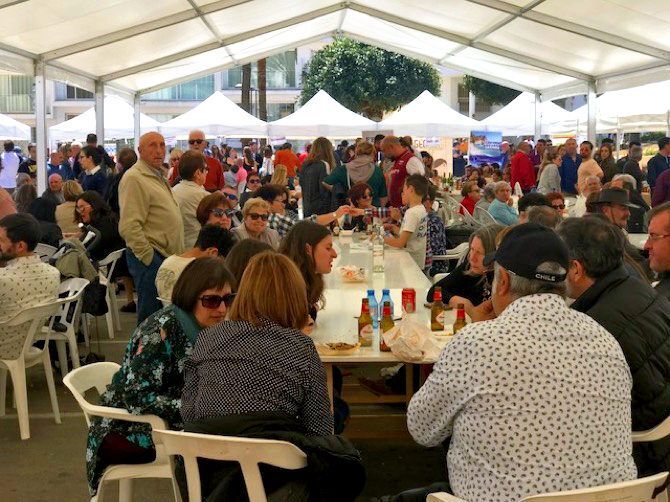 La Festa del Vi i de la Fava de Benitatxell logra una alta participación en su sexta edición