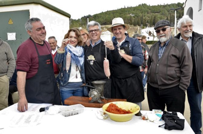 Llíber acoge una multitudinaria séptima edición Feria del Embutido y el Producto Tradicional de la Vall de Pop