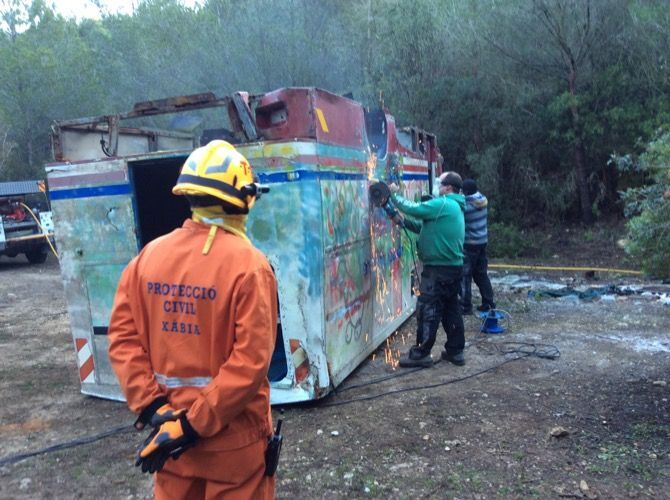 Retiran una furgoneta abandonada en el Rebaldi