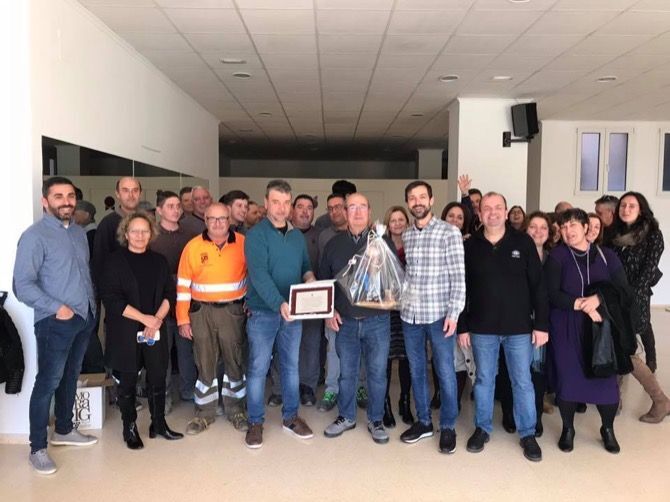 Benitatxell homenajea a Vicent Lluis Llobell, uno de sus trabajadores más veteranos