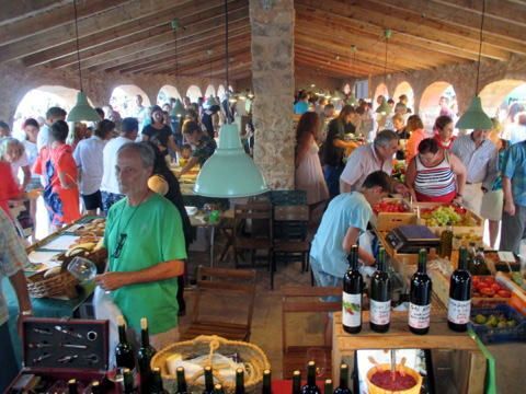 El Mercat del Riurau de Jesús Pobre recupera la normalidad en el mes de marzo