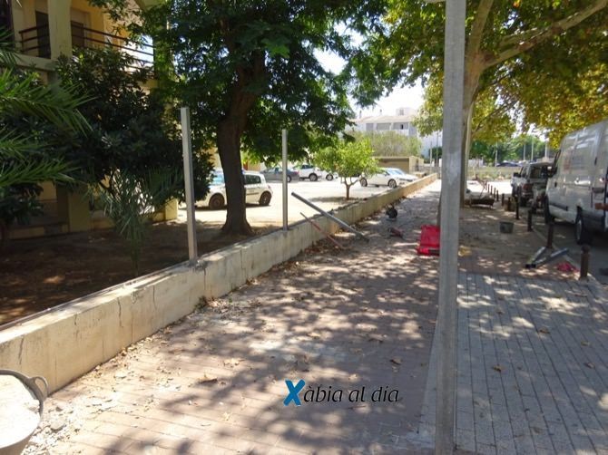 Interior inicia las obras de reparación de la valla del cuartel de la Guardia Civil