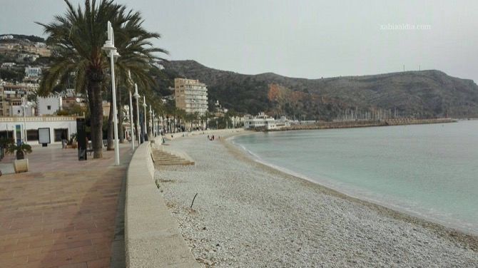 Xàbia mantiene sus cuatro banderas azules: las tres playas y el Club Náutico