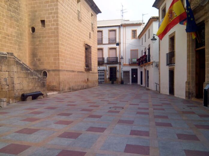 Podemos abre una encuesta online para proponer un cambio en el nombre de la plaza de la iglesia