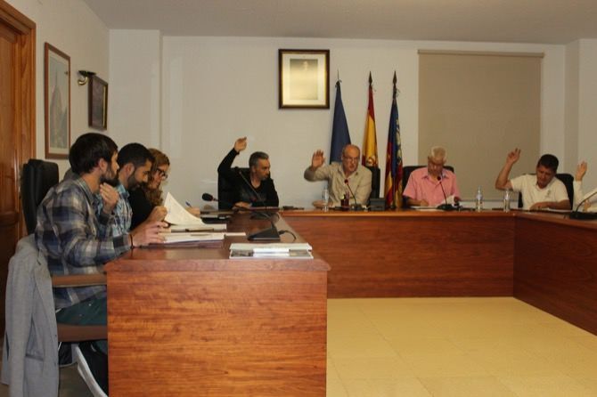 La oposición de Benitatxell presenta una moción de censura contra el alcalde Josep Femenia