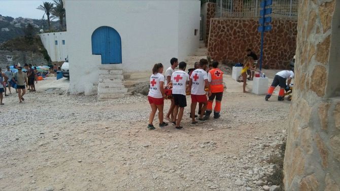 La playa del Arenal acoge las pruebas de selección de socorristas de la Cruz Roja