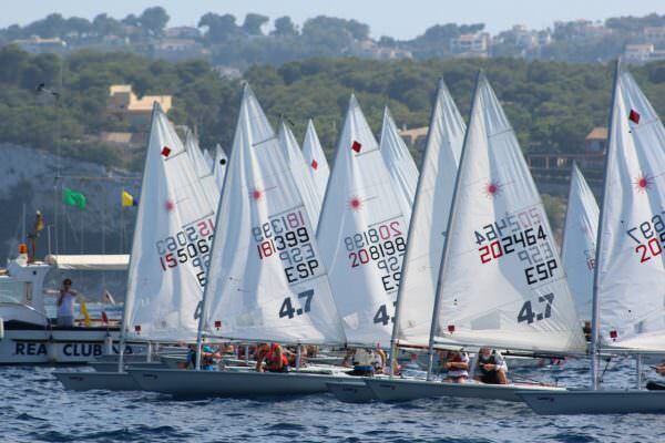 Más de 300 regatistas participan en la 46 edición de la Semana de la Vela del Club Náutico de Jávea