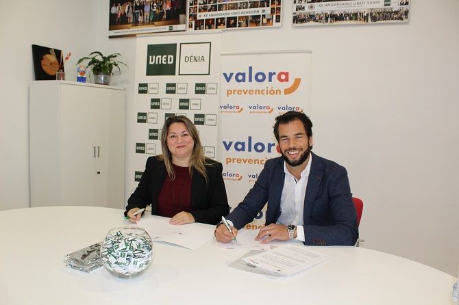 La UNED-Dénia firma un acuerdo con Valora Prevención para ofrecer prácticas a los estudiantes del máster de esta disciplina