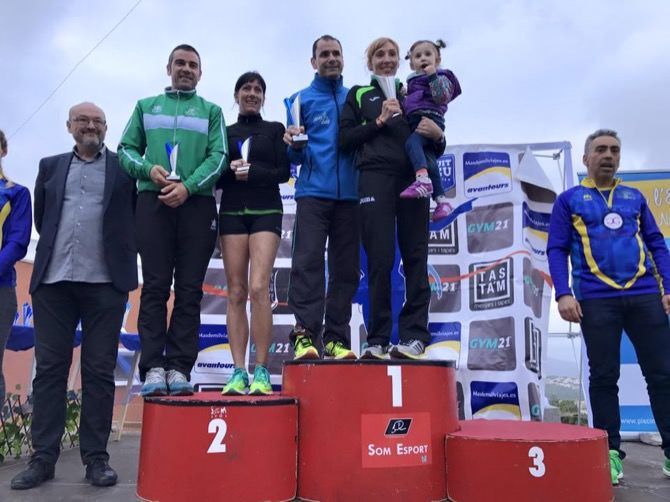 Nizar Lakhlifi y Isabel Ferrer campeones en el circuit a Peu Comarcal