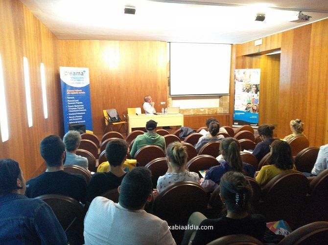Xàbia Emprén aborda el papel en la política turística de una fundación de capital mixto