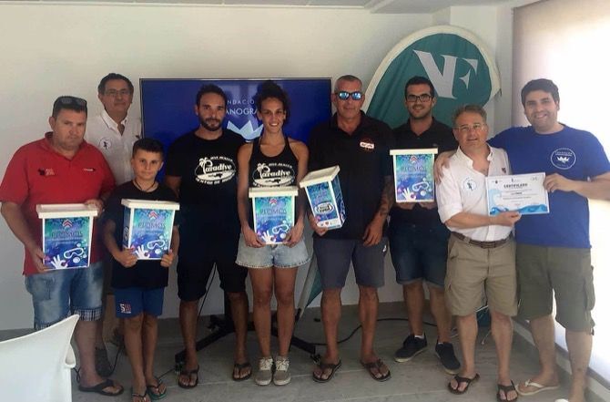 Reparten en Xàbia contenedores para recoger los plomos de buceo