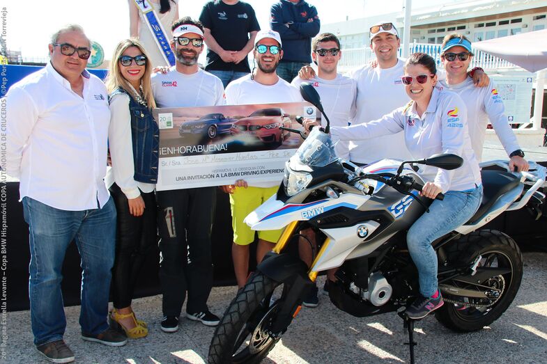 La regatista Maribel Sivera vence con el Pez de Abril en el Trofeo Estrella de Levante de Torrevieja