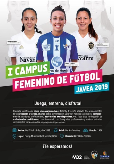 El primer Campus de Fútbol Femenino en Xàbia echa a rodar
