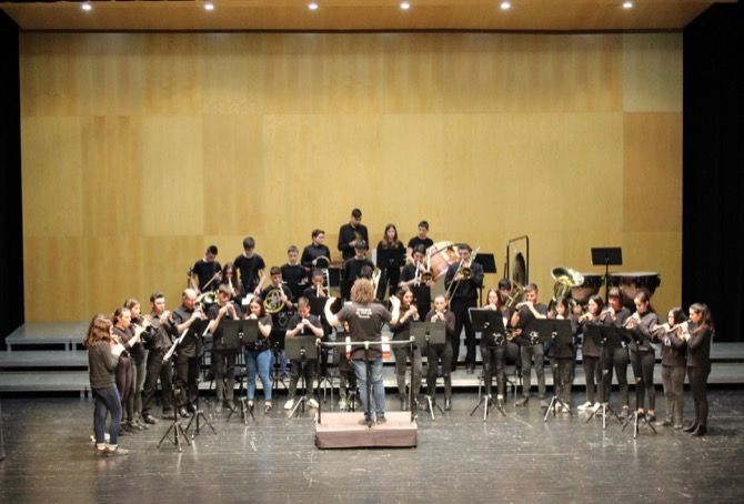 El pasadoble Falçons i Moscatell hace resonar el auditorio de Teulada Moarira