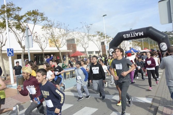 El IES número 1 reúne 1263 euros en la segunda edición de su carrera solidaria
