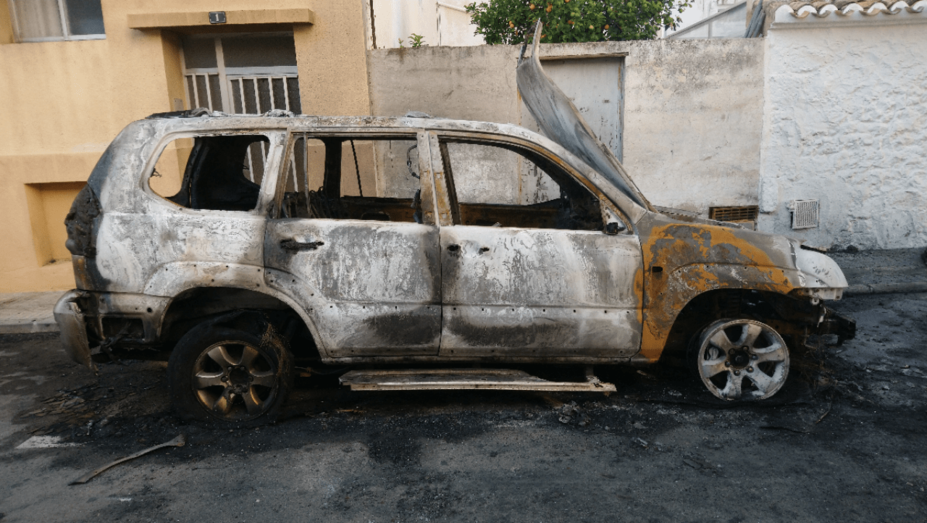 Arde un nuevo vehículo en Aduanas del Mar