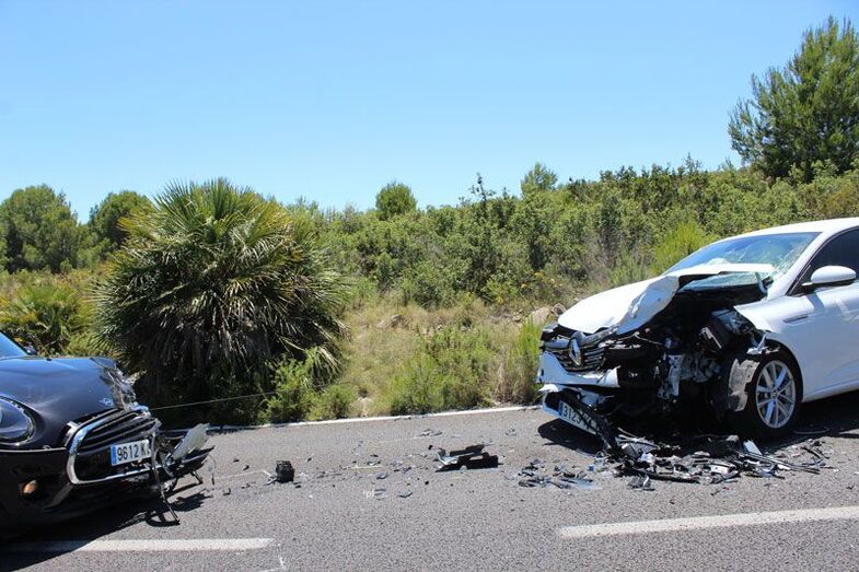 Dos heridos en un accidente en la carretera de Les Planes