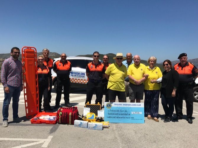 Lions Club dona material de rescate y reanimación de última generación a Protección Civil de Benitatxell