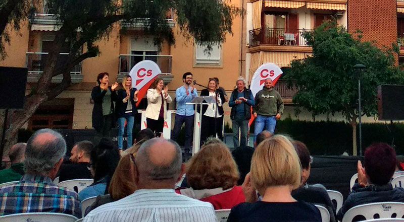 Ciudadanos pone en valor el trabajo de la asociación de vecinos de Thiviers para que el barrio no sea ignorado