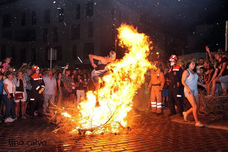Programa Fogueres 2022. Jueves 23 de junio. Nit dels Focs de Sant Joan