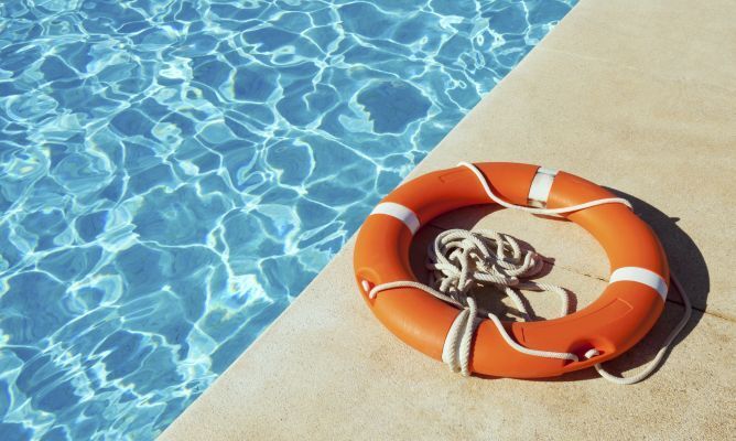 El albergue La Marina de Moraira busca socorrista para este verano 2019