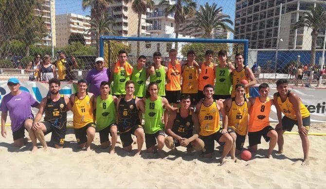 Los equipos del Club Handbol Xàbia participan en el Circuito Arena 1.000 en Oropesa