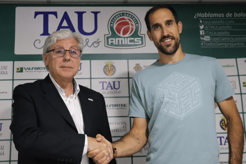 Romà Bas renueva con el Tau Castelló y sumará tres años en la entidad castellonense