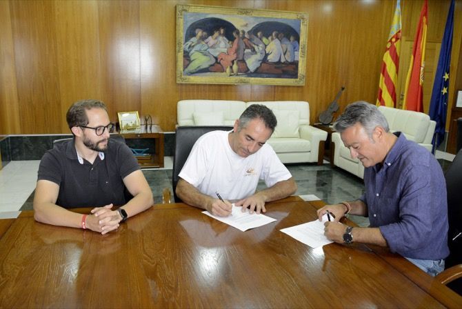 Fotonoticia: renovación de convenios con clubes deportivos