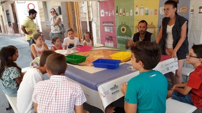 Benitatxell fomenta el reciclaje durante las fiestas en honor a Santa María Magdalena
