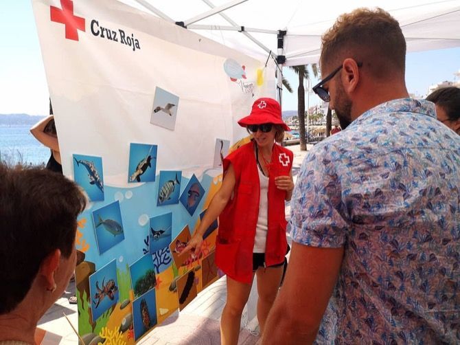 Cruz Roja Xàbia inicia una campaña de divulgación y consejos sobre la prevención en la playa