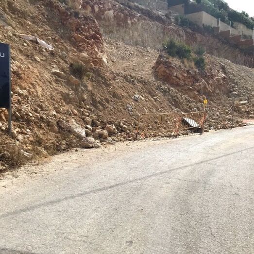 Fotodenuncia: Los vecinos de la calle Sella reclaman una mayor limpieza de su área y un mayor control sobre las obras