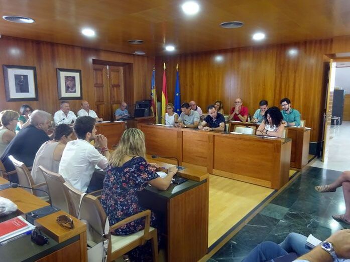 El pleno aprueba por unanimidad abrir las consultas previas para el contrato de la basura