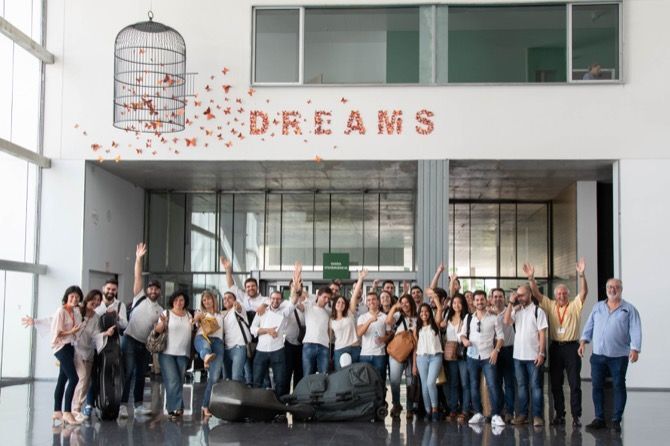 Músicos del ADDA de Alicante sorprenden a los sanitarios y pacientes del Hospital de Dénia
