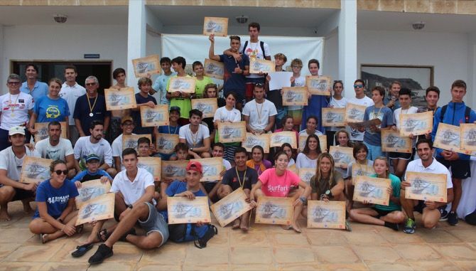 Gran éxito en el trofeo Autonómico de Windsurf organizado por el Club Náutico de Jávea