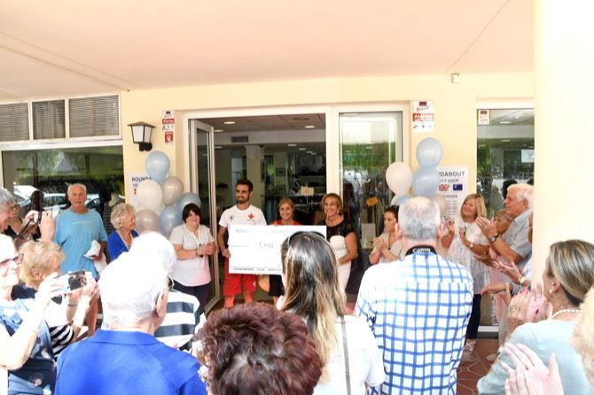 Roundabout Charity Shop se traslada a la avenida Joan Fuster