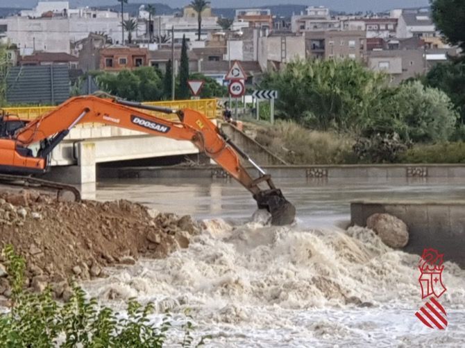 La Diputación abre vías de colaboración para ayudar a los damnificados por la DANA en la Vega Baja