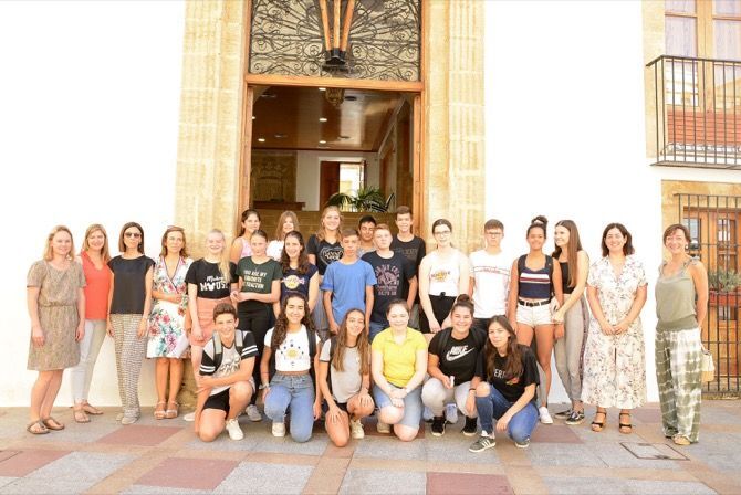 Fotonoticia: Los alumnos del programa de intercambio del Antoni Llidó visitan el Ayuntamiento