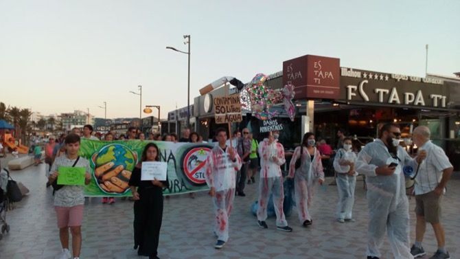 Medio centenar de personas secundan en Xàbia la huelga por la Emergencia Climática