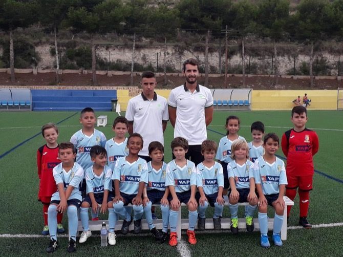 Benitatxell al fin estrena escuela municipal de fútbol base