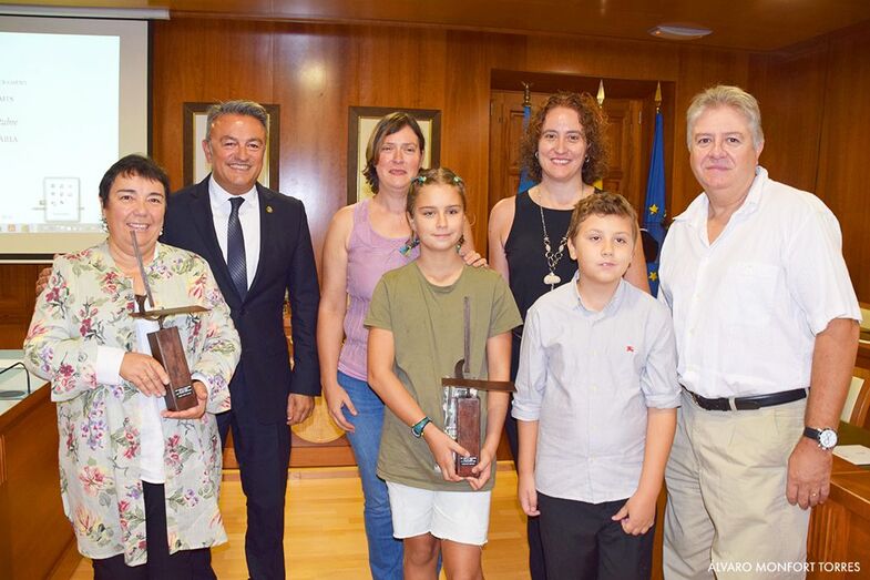 Aspanion e Isabel Martí reciben el premio 9 d'octubre Vila de Xàbia