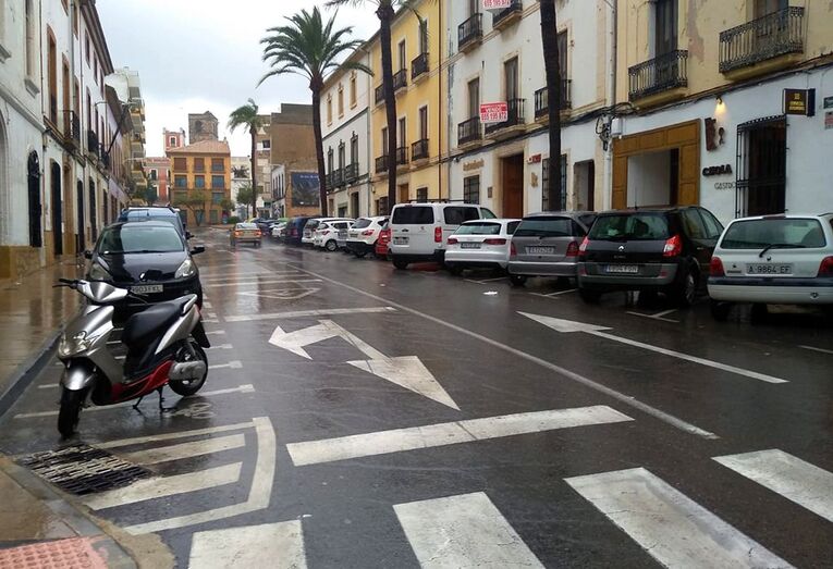 Aemet decreta la alerta naranja en La Marina hasta después de mediodía