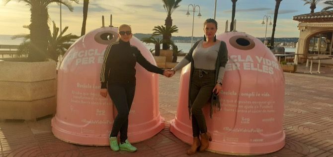 Los contenedores rosas de Ecovidrio llegan al paseo marítimo de Duanes
