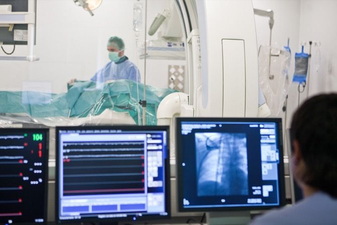 Amunt contra el cáncer denuncia que el Hospital de Dénia no cuenta con un Circuito Rápido Oncológico