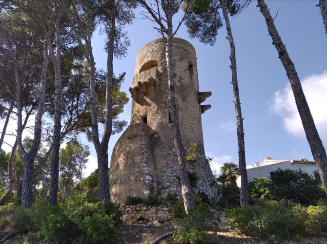 Xàbia estudió una permuta con el propietario de la torre del Portitxol